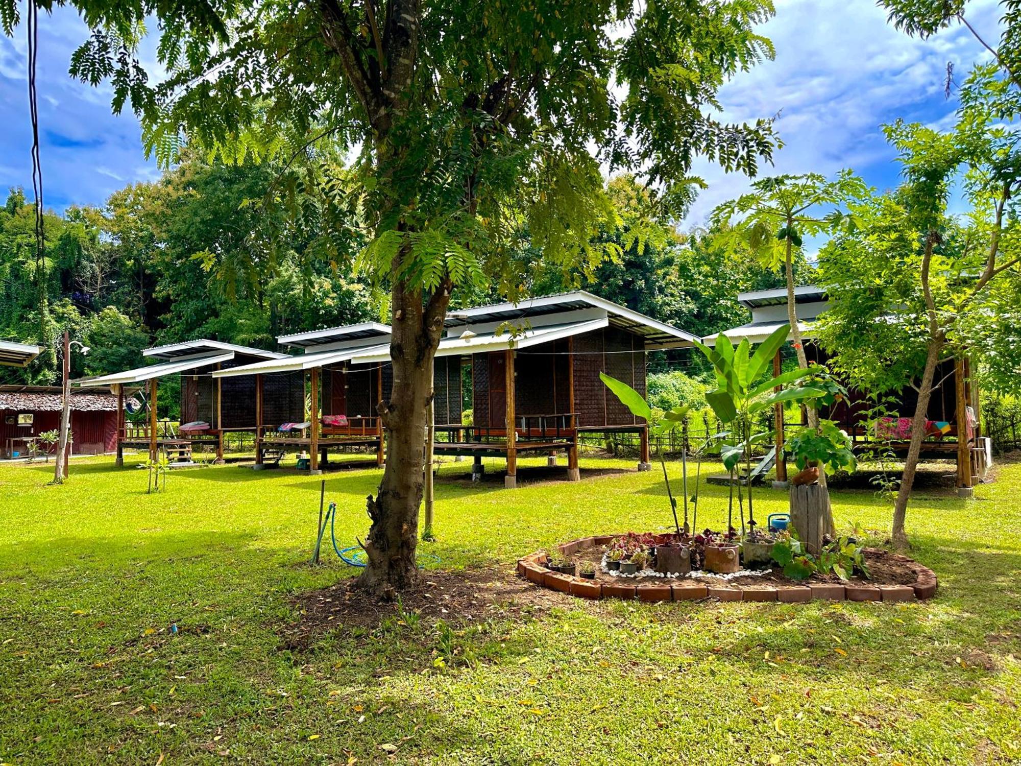 Hotel Twin Hut Pai Exterior foto