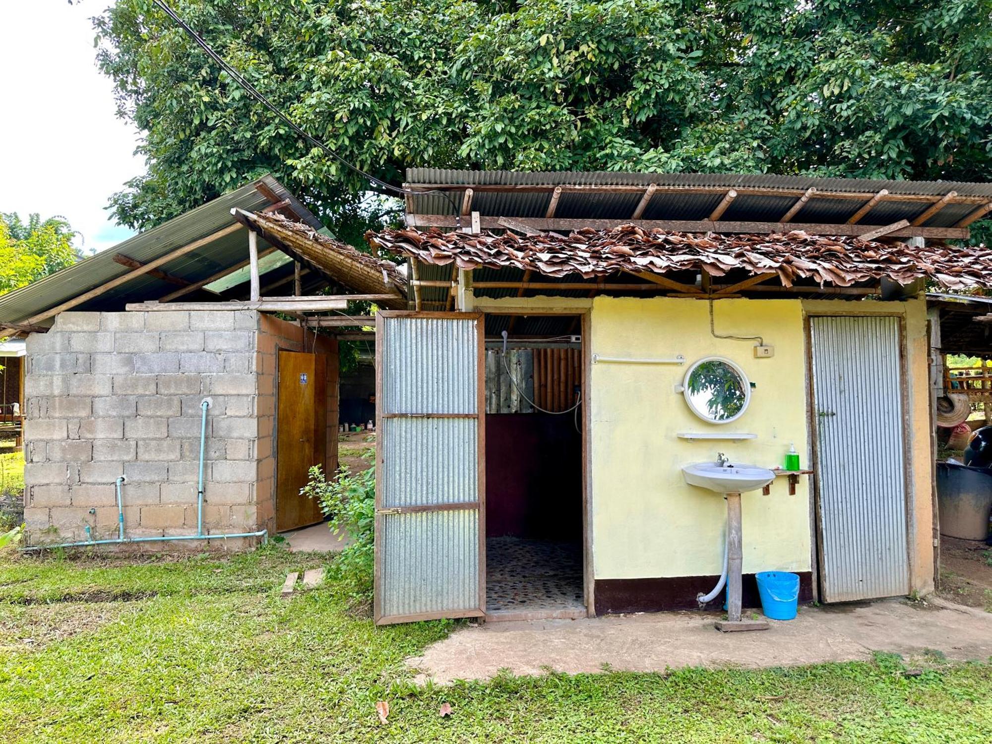 Hotel Twin Hut Pai Exterior foto