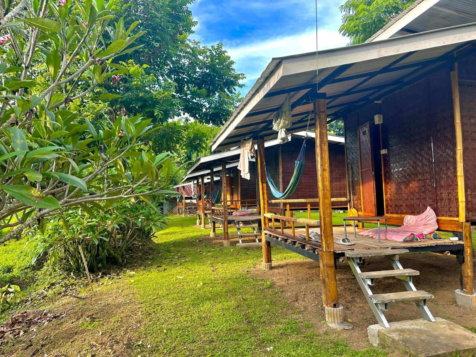 Hotel Twin Hut Pai Exterior foto