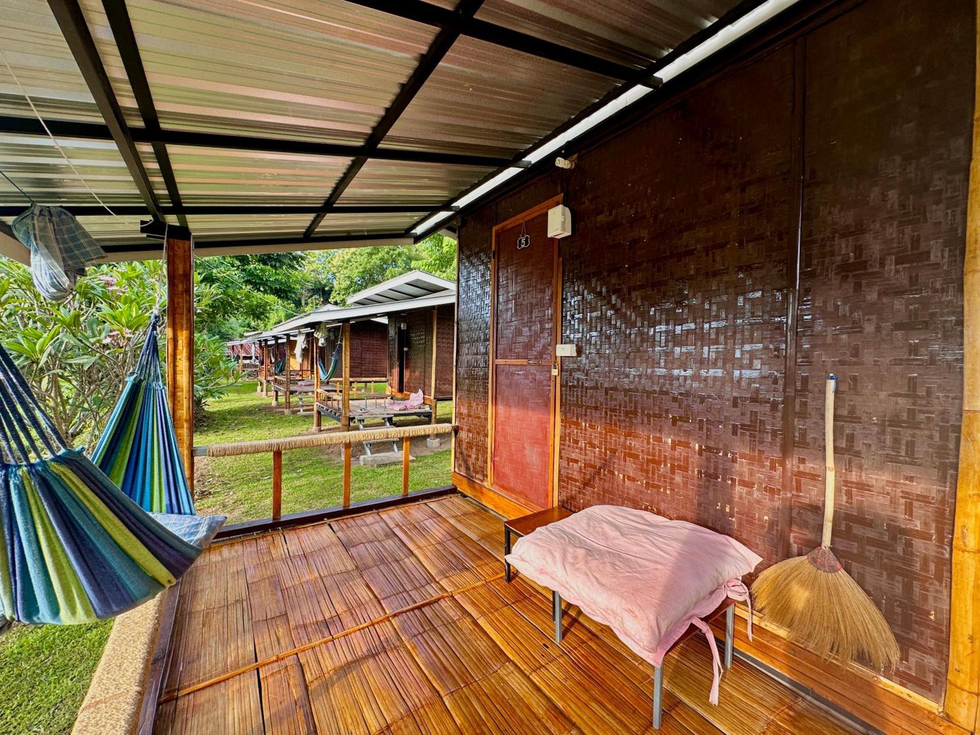 Hotel Twin Hut Pai Exterior foto