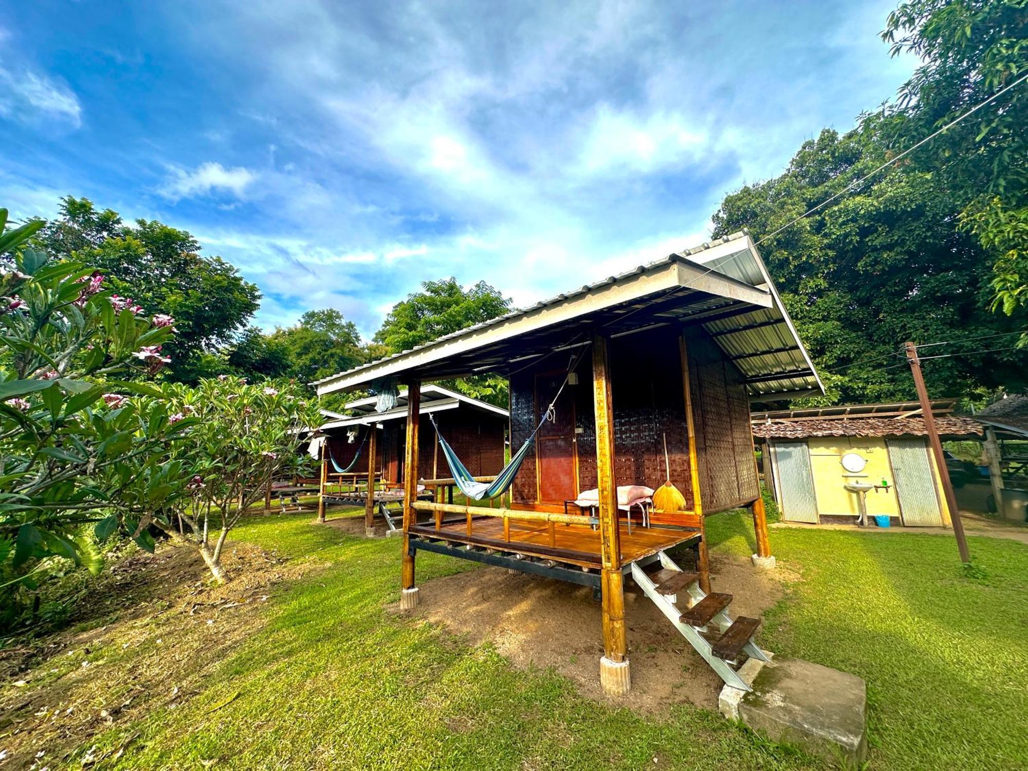 Hotel Twin Hut Pai Exterior foto